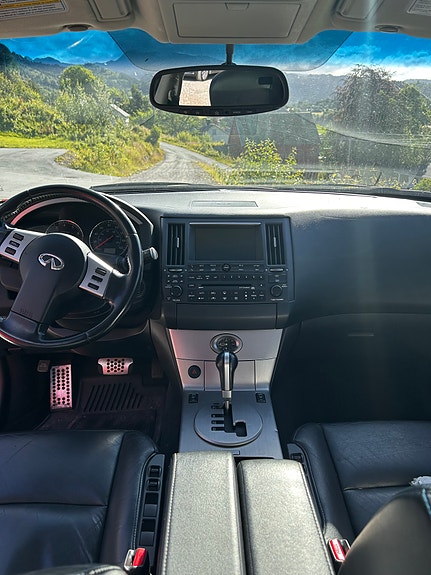 Infiniti FX35 6 of 10