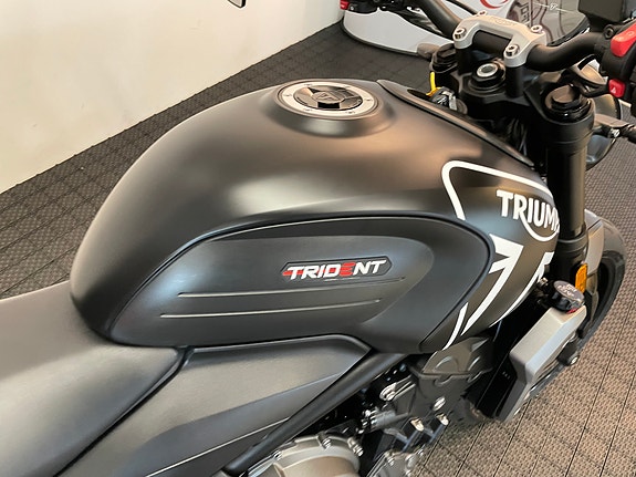 Triumph Trident 660 *** MIVV EFFEKTANLEGG * SERVICE/GARANTI *** 25 of 30