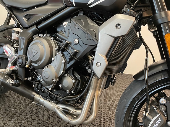 Triumph Trident 660 *** MIVV EFFEKTANLEGG * SERVICE/GARANTI *** 21 of 30