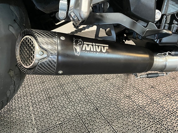 Triumph Trident 660 *** MIVV EFFEKTANLEGG * SERVICE/GARANTI *** 17 of 30