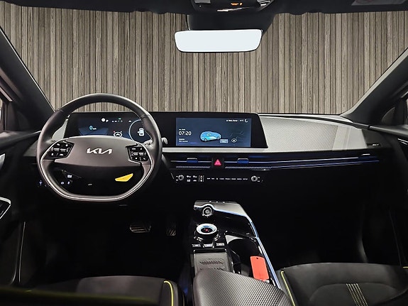 Kia EV6 7 of 15