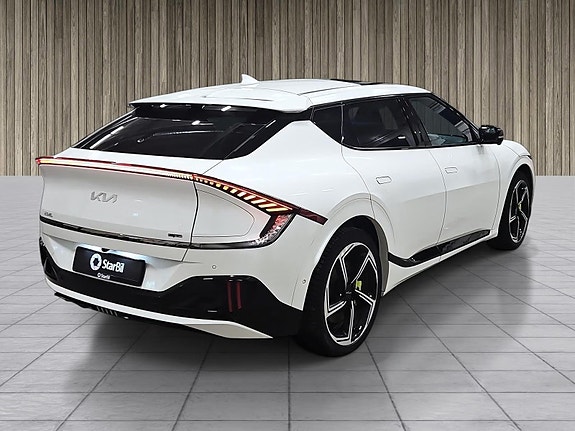 Kia EV6 3 of 5
