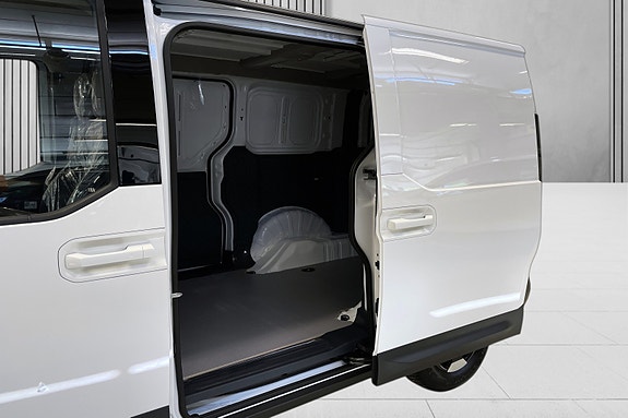 Kia PV5 18 of 20