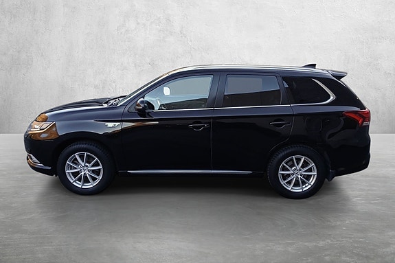 Mitsubishi Outlander 2 of 5
