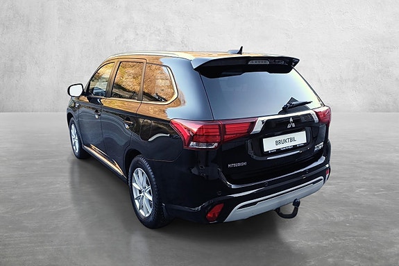 Mitsubishi Outlander 3 of 5