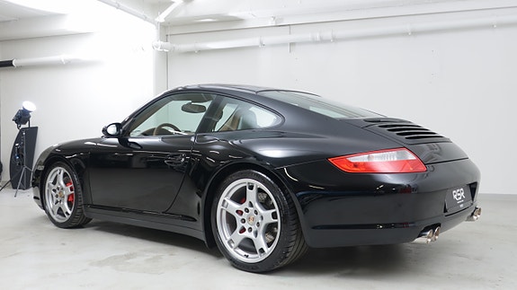 Porsche 911 2 of 27