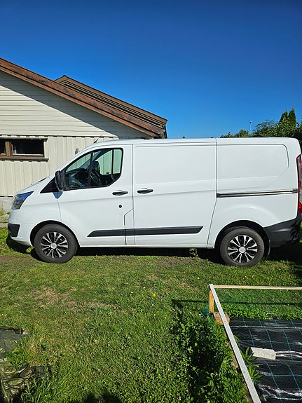 Ford Transit Custom 330L 4 of 5