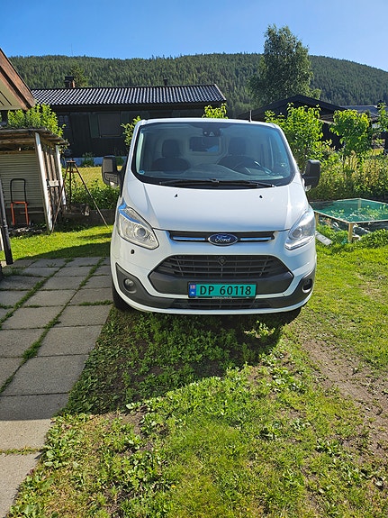 Ford Transit Custom 330L 2 of 5