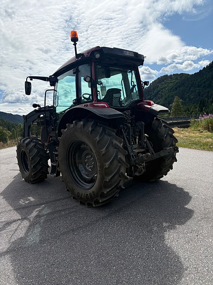 Valtra A115 5 of 24