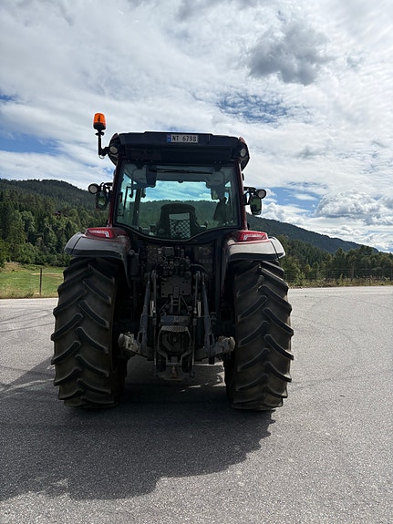 Valtra A115 6 of 24