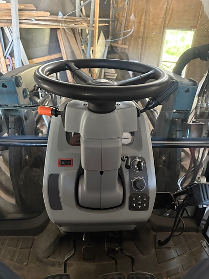 Valtra A115 9 of 24