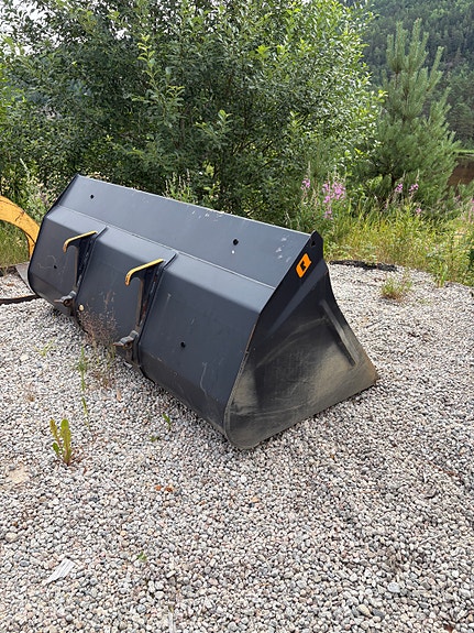 Valtra A115 18 of 24