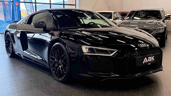Audi R8 4 of 5