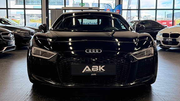 Audi R8 3 of 5