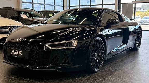 Audi R8 2 of 5
