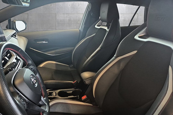 Toyota Corolla 18 of 27