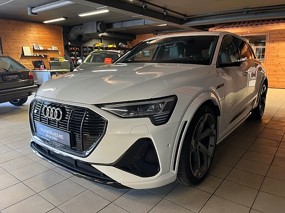 Audi e-tron S 5 of 5