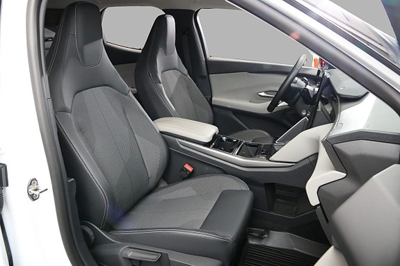 Ford Explorer 13 of 25