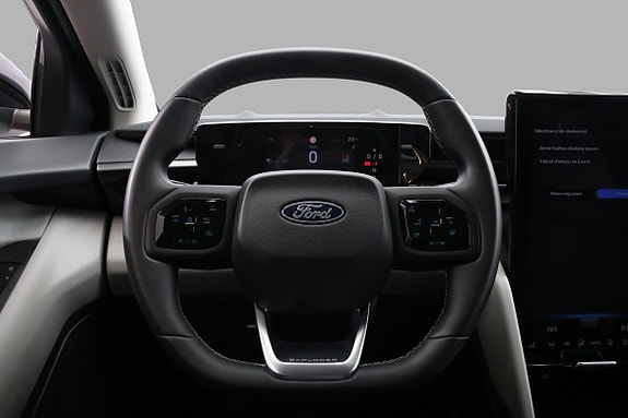 Ford Explorer 15 of 25