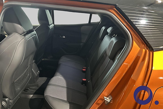 Peugeot e-2008 10 of 16