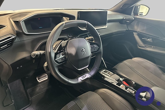 Peugeot e-2008 12 of 16