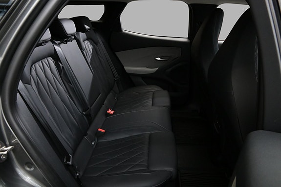 Ford Explorer 15 of 27