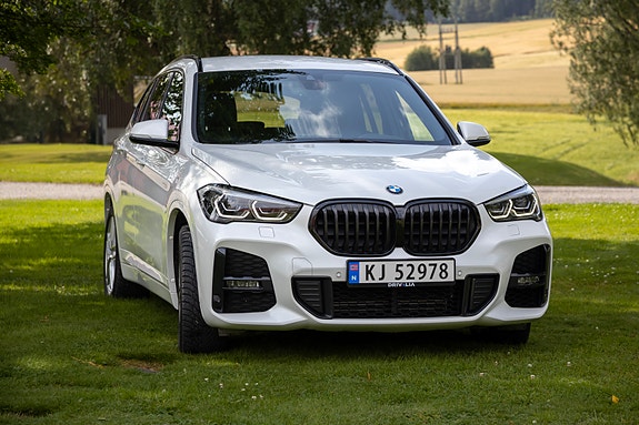 BMW X1 2 of 5