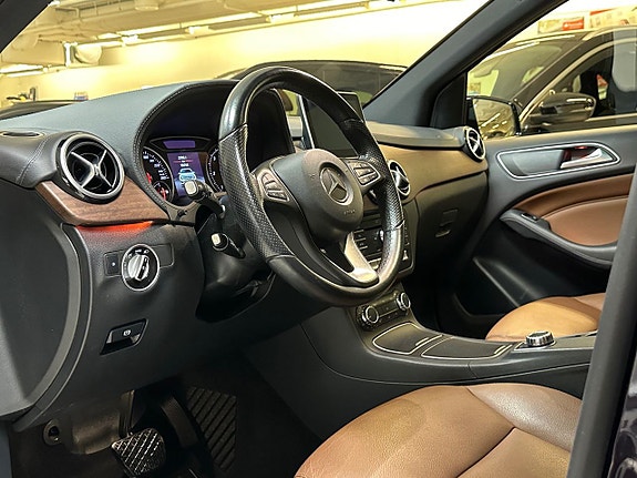 Mercedes-Benz B180 8 of 30