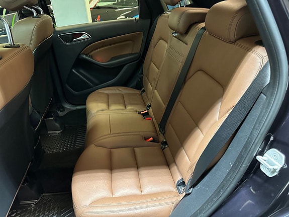 Mercedes-Benz B180 27 of 30