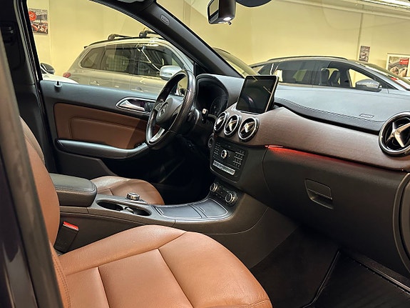 Mercedes-Benz B180 9 of 30