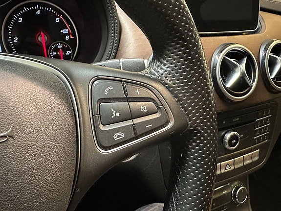 Mercedes-Benz B180 13 of 30