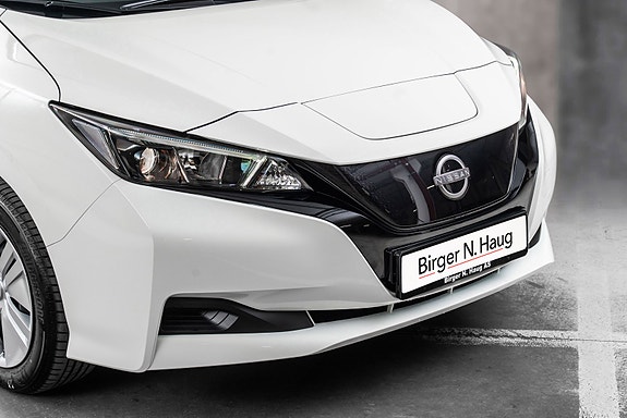 Nissan Leaf 3 of 5