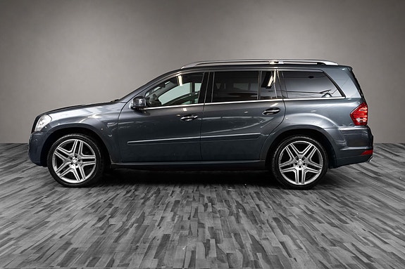 Mercedes-Benz GL350 2 of 5