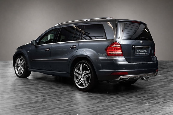 Mercedes-Benz GL350 3 of 5