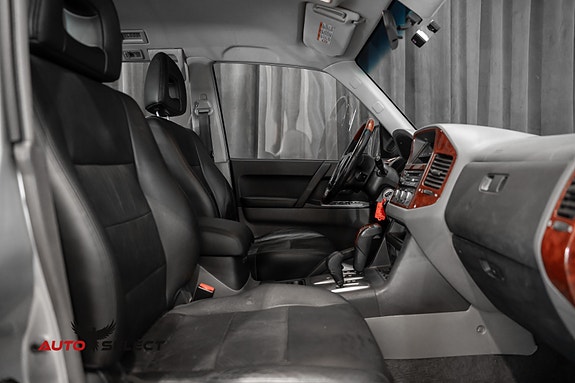 Mitsubishi Pajero 20 of 30