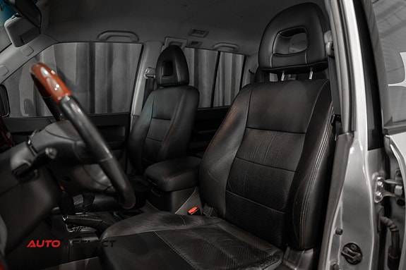 Mitsubishi Pajero 25 of 30