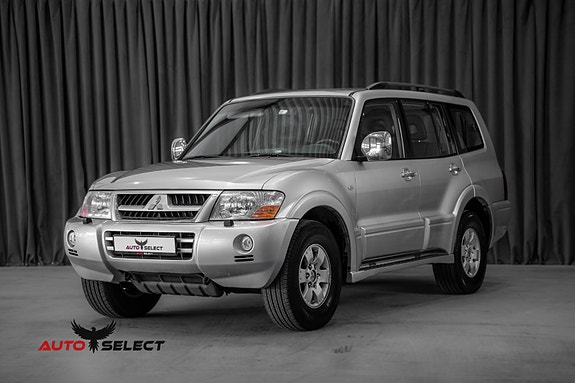 Mitsubishi Pajero 6 of 30