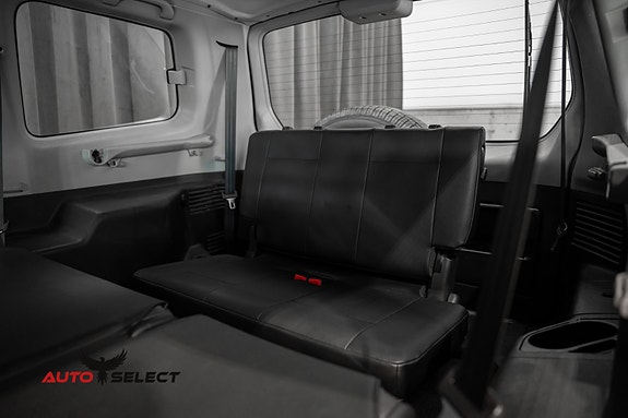 Mitsubishi Pajero 17 of 30