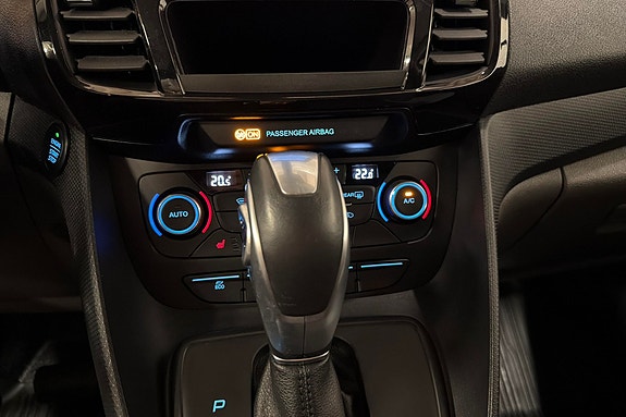 Ford Transit Connect 15 of 20