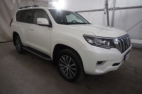 Toyota Land Cruiser 3 of 5