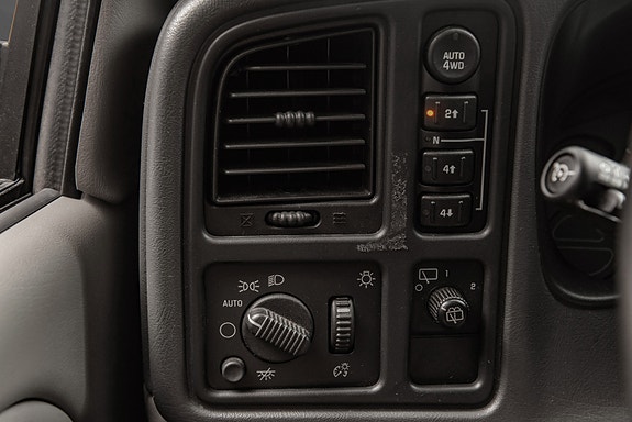 Chevrolet Tahoe 16 of 30