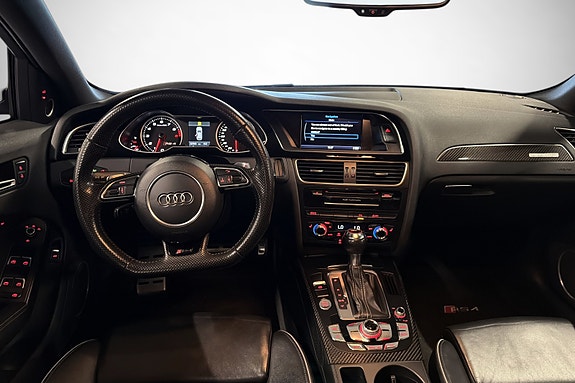 Audi RS4 15 of 30