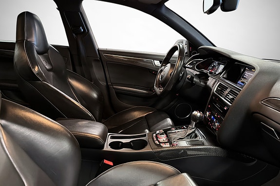 Audi RS4 30 of 30