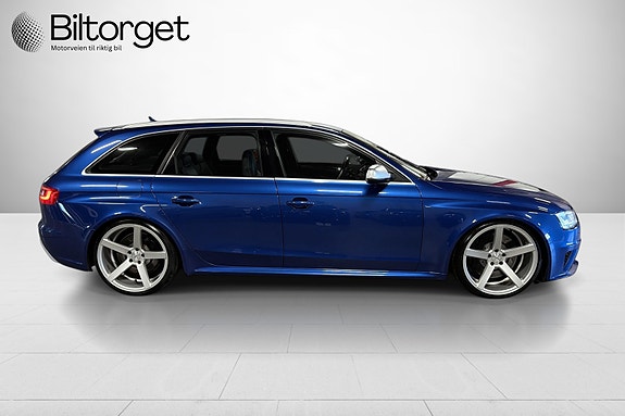 Audi RS4 4 of 5