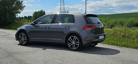 Volkswagen Golf VII 4 of 5