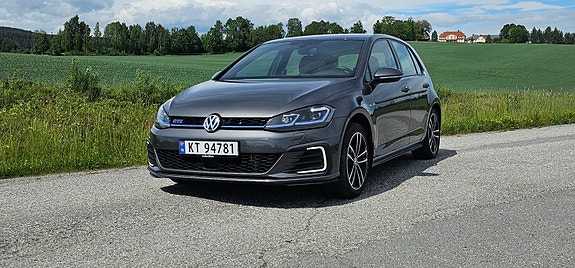 Volkswagen Golf VII 2 of 5