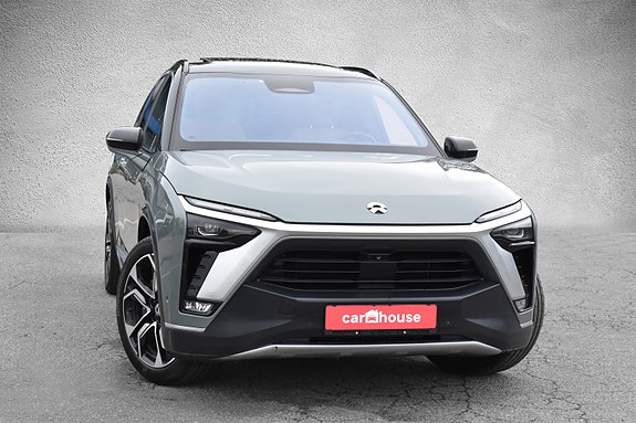 NIO ES8 3 of 5