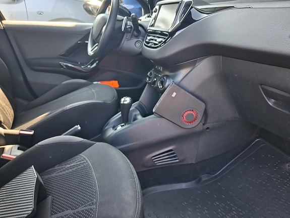 Peugeot 208 18 of 19