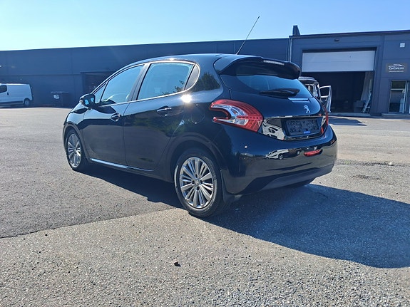 Peugeot 208 10 of 19