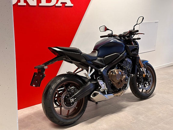Honda CB650R - Kampanje! Få utstyr til 5.000,- 2 of 6